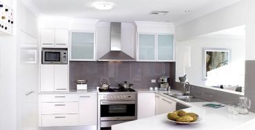 Кухня інтер'єр в білому кольорі: реальні фото